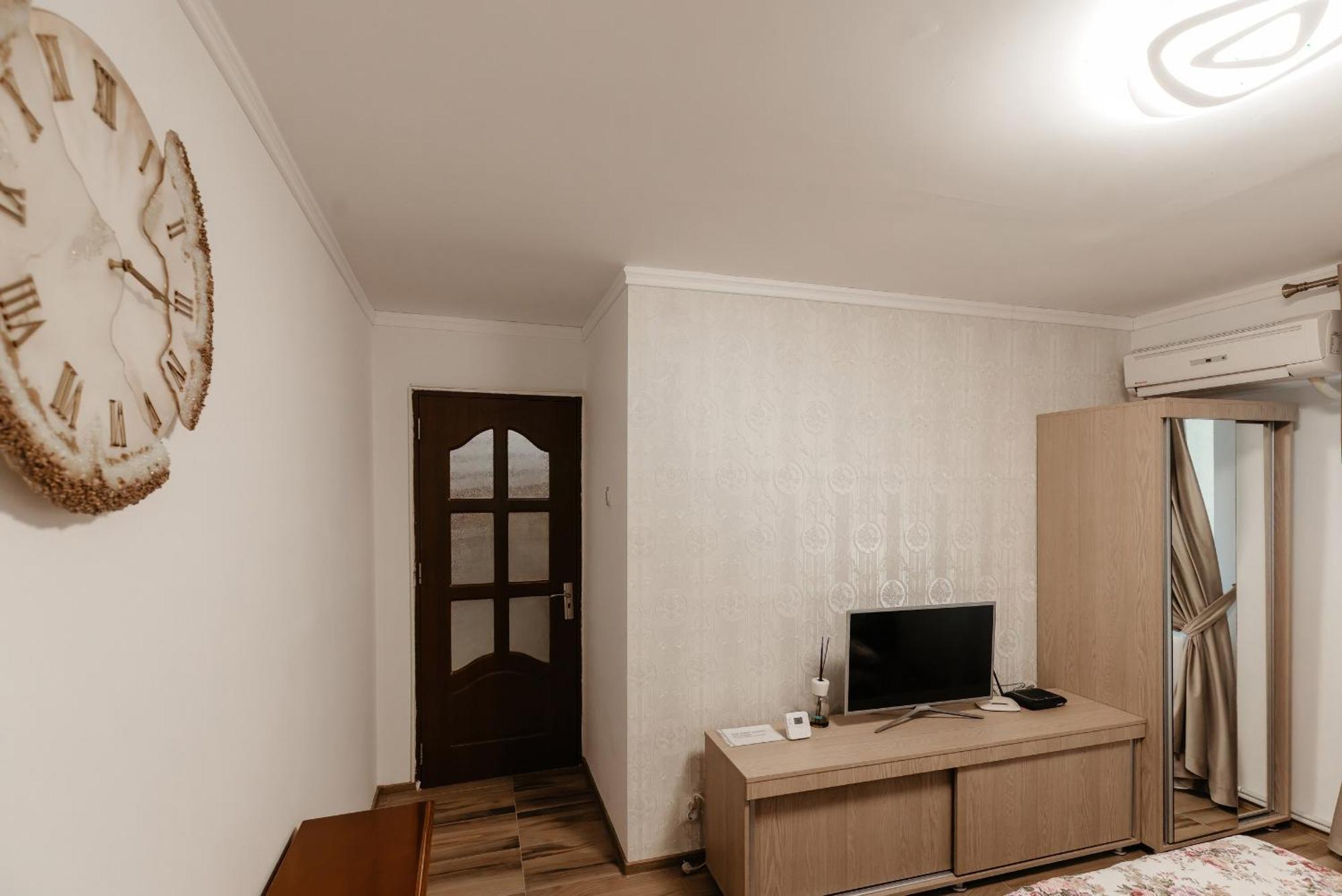 Luxury Radox Apartment Buzau City Center Екстериор снимка